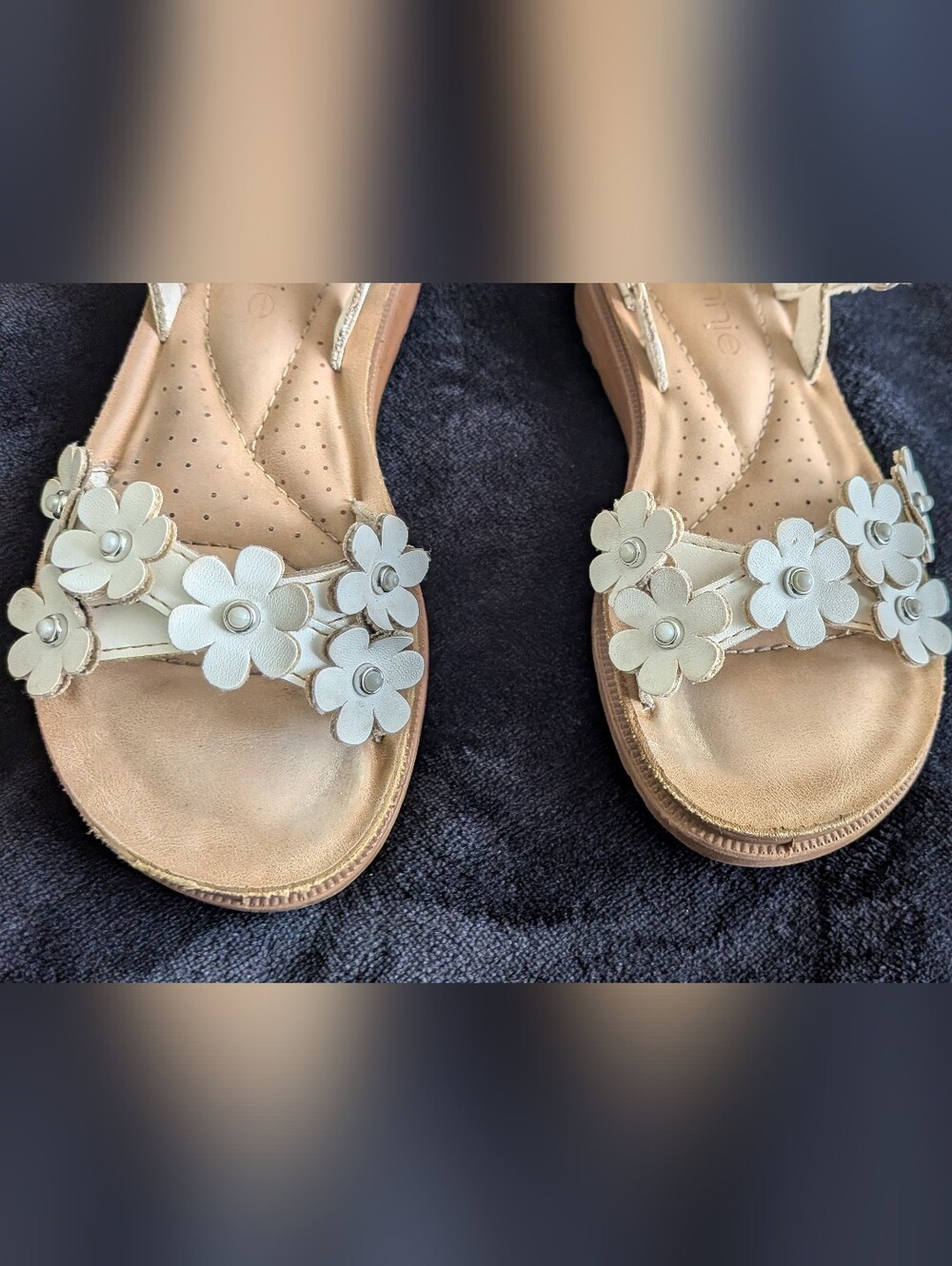 Girls Annie Floral Strap Sandals, White / Size 13 - Picture 4 of 9